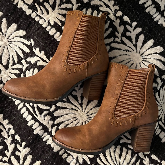 Brown Ankle Boots - Picture 1 of 4